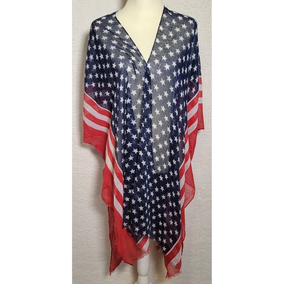 NWT Versona Poncho Wrap One Size New Red White Blue Patriotic Fringe Flag 0729 - Picture 1 of 4